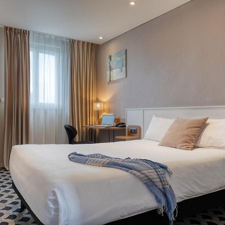 Brit Hotel Les Voyageurs Loudéac Esterno foto