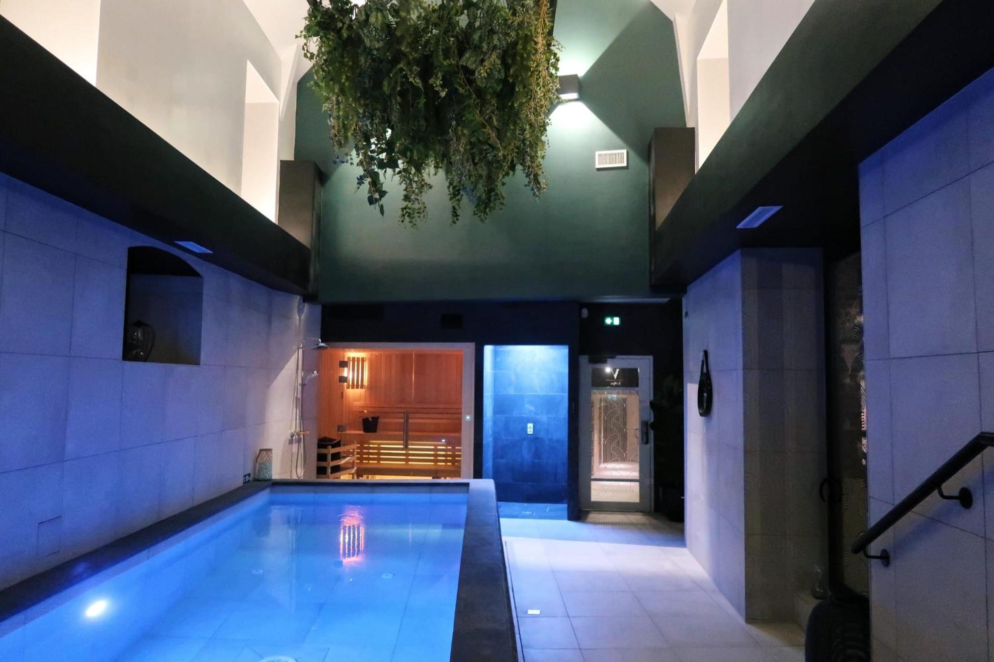 Brit Hotel Les Voyageurs Loudéac Esterno foto