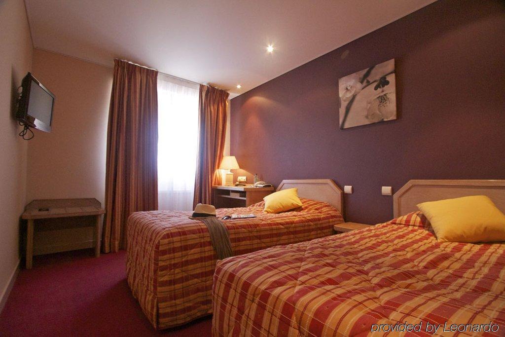 Brit Hotel Les Voyageurs Loudéac Camera foto